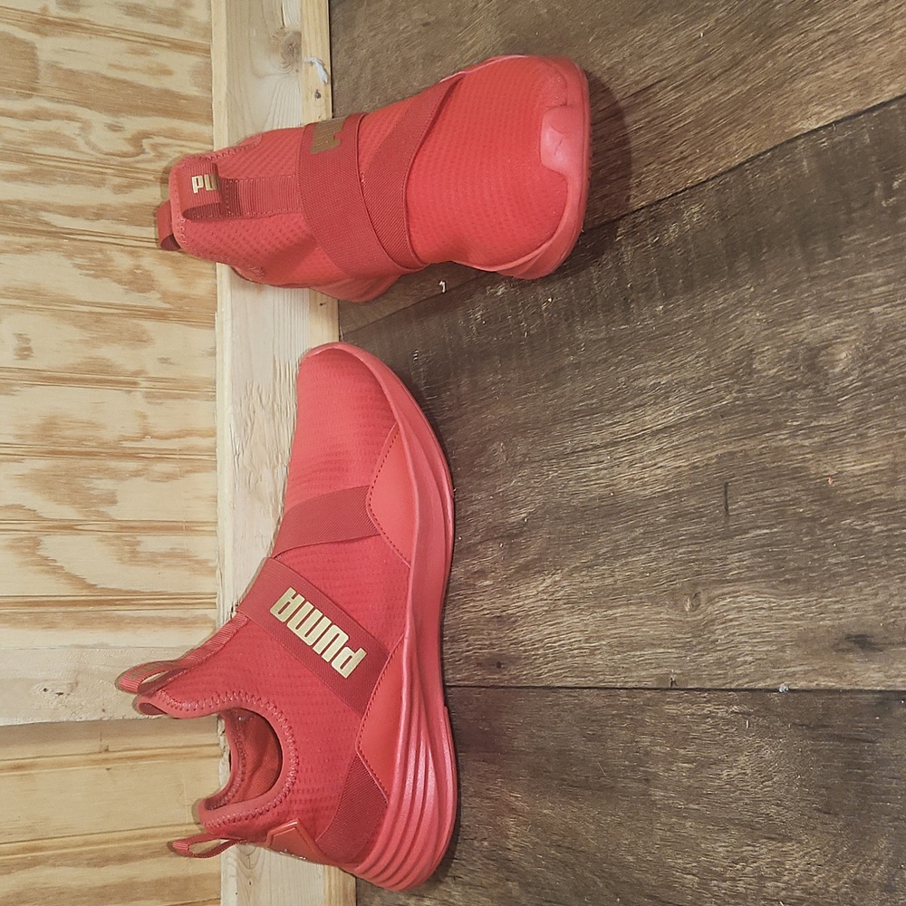 Puma Radiate Mid Training Red Sneakers